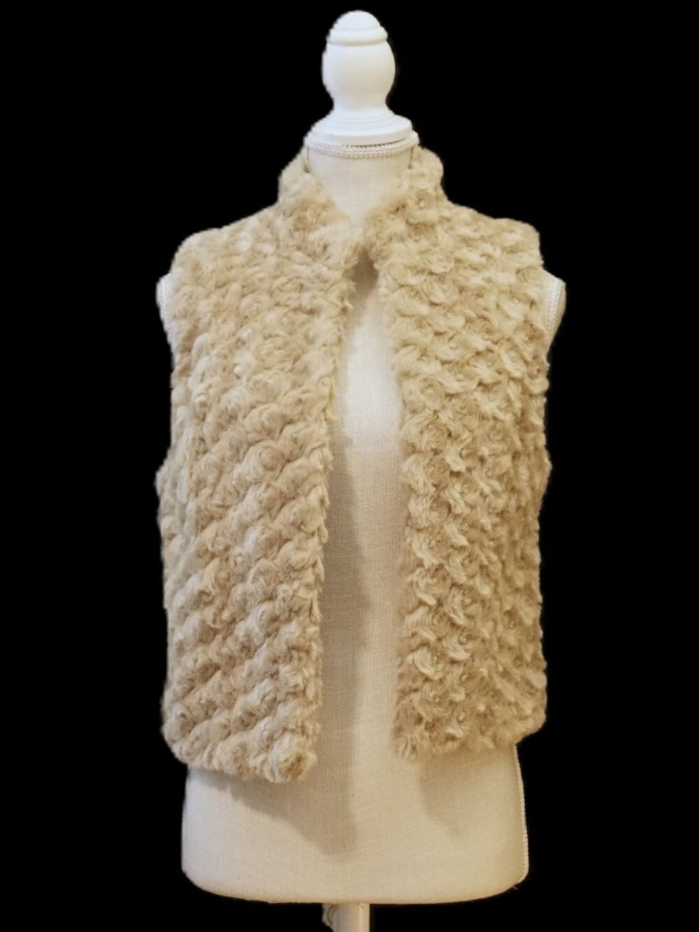 Elle Faux Fur Beige Vest Rose Swirl Texture Women’s Small